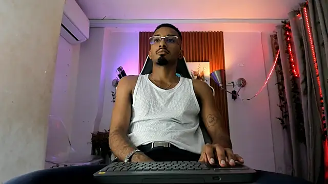 Darwin mayo online show from 11-24-25, 05:24