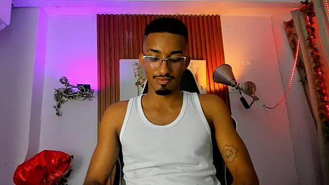 Snapshot of Darwin_mayo chatting on 09-22-25, 05:41 Darwin mayo online show from 09-22-25, 05:41