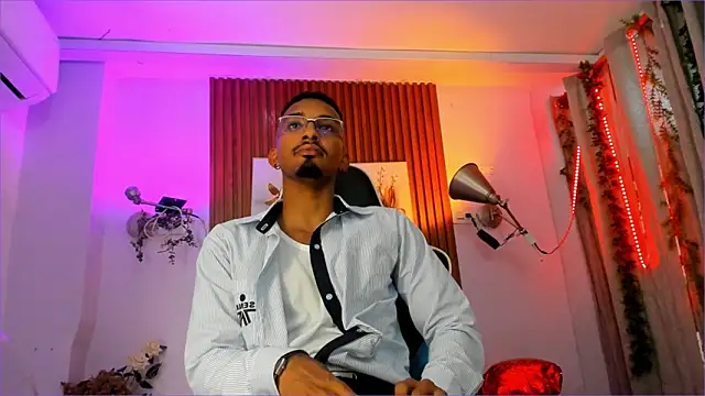 Snapshot of Darwin_mayo chatting on 09-15-25, 05:24 Darwin mayo online show from 09-15-25, 05:24