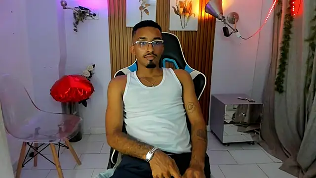 Snapshot of Darwin_mayo chatting on 09-29-25, 05:07 Darwin mayo online show from 09-29-25, 05:07