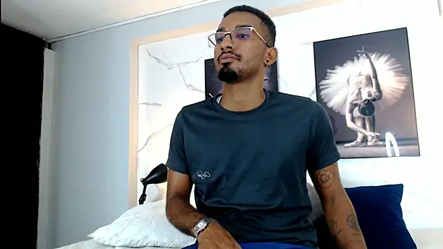 Darwin mayo online show from 11-28-25, 05:46