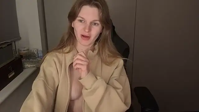 Snapshot of Lilly-Luscious chatting on 11-26-25, 09:48 Lilly-Luscious online show from 11-26-25, 09:48