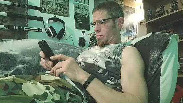 TomXXII online show from 10-28-25, 02:45