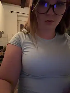 SweetTeenGirl online show from 11-08-25, 08:12