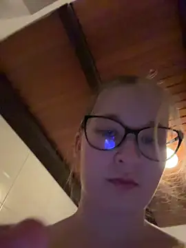 SweetTeenGirl online show from 11-18-25, 08:34