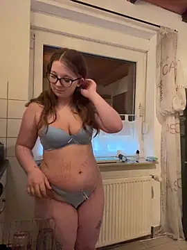 SweetTeenGirl online show from 11-09-25, 02:21