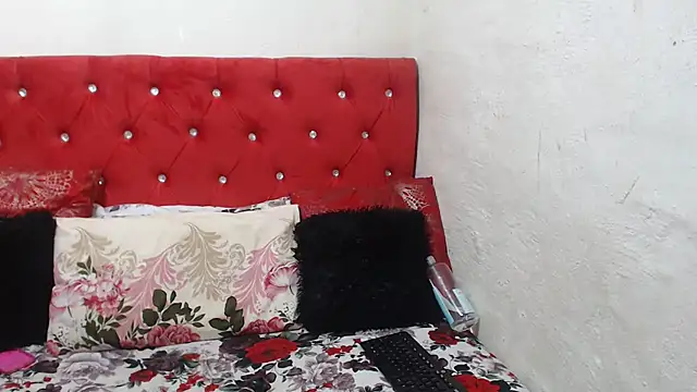 GoldSnowXxX online show from 11-15-25, 01:42