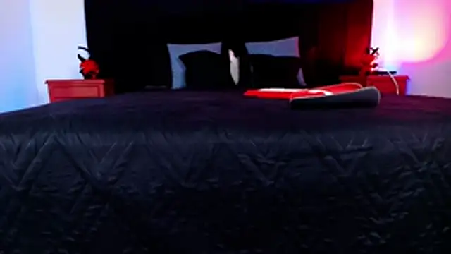 Alisse Moore online show from 04-17-26, 12:19