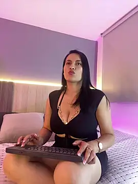 Atenea Clerk online show from 04-15-26, 01:59