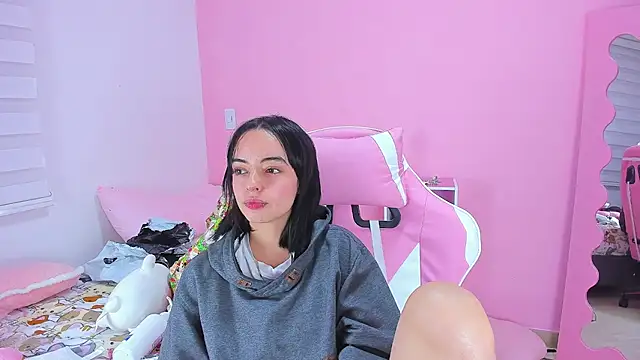 alexaa fox online show from 10-24-25, 05:28