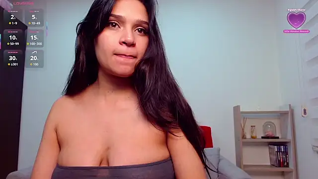 Snapshot of Roxxi_2110 chatting on 10-03-25, 03:20 Roxxi 2110 online show from 10-03-25, 03:20