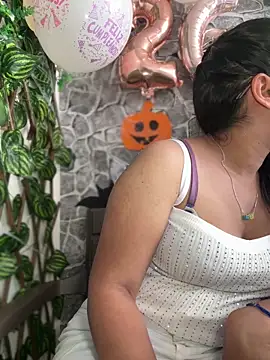 Liulee2 online show from 10-24-25, 03:00
