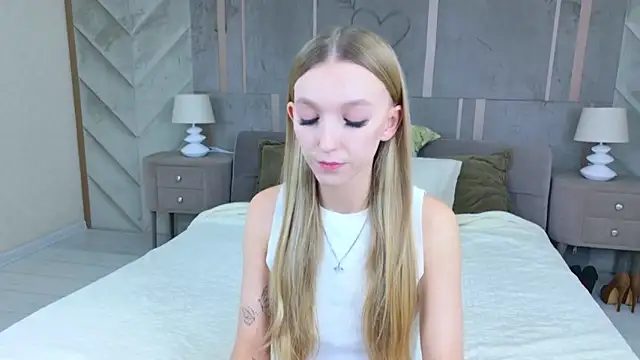 KellyBradford online show from 09-09-25, 05:28