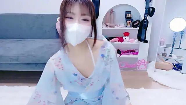 Snapshot of -Nyanko-chan- chatting on 05-23-26, 09:14 -Nyanko-chan- online show from 05-23-26, 09:14