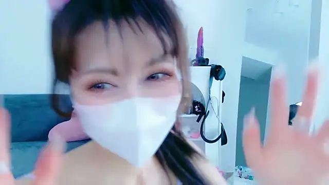 Snapshot of -Nyanko-chan- chatting on 06-01-26, 11:15 -Nyanko-chan- online show from 06-01-26, 11:15