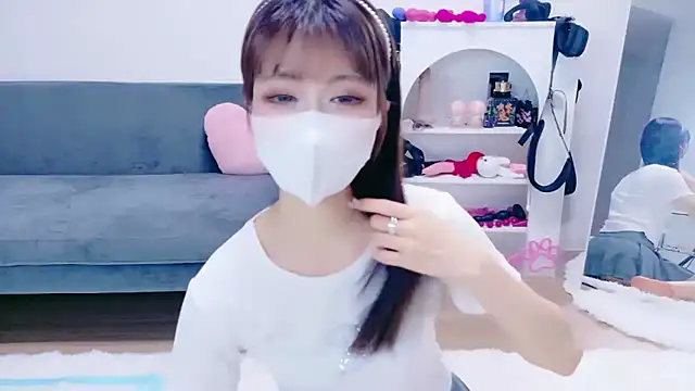 Snapshot of -Nyanko-chan- chatting on 06-04-26, 11:15 -Nyanko-chan- online show from 06-04-26, 11:15