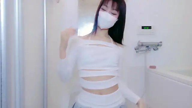 Snapshot of -Nyanko-chan- chatting on 05-04-26, 09:17 -Nyanko-chan- online show from 05-04-26, 09:17