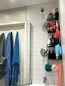 different-strokes online show from 10-13-25, 04:30