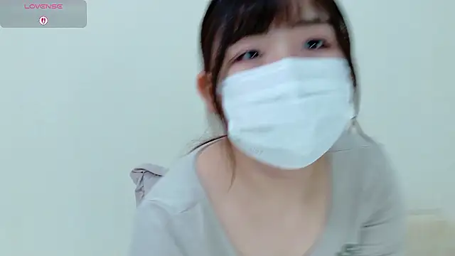 Snapshot of mana-chan chatting on 09-11-25, 02:22 mana-chan online show from 09-11-25, 02:22