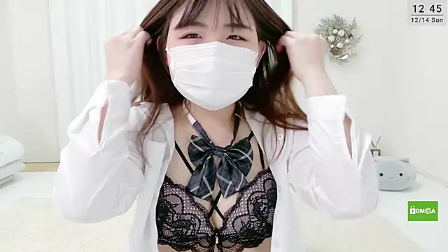 mana-chan online show from 12-14-25, 03:46