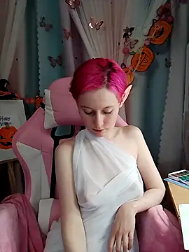 Fuzzy Unicorn online show from 10-31-25, 07:10