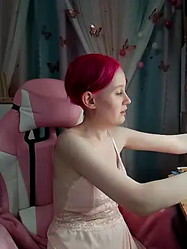 Fuzzy Unicorn online show from 11-14-25, 07:06