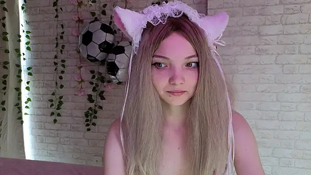 AnimeAlica18 online show from 07-25-26, 02:41