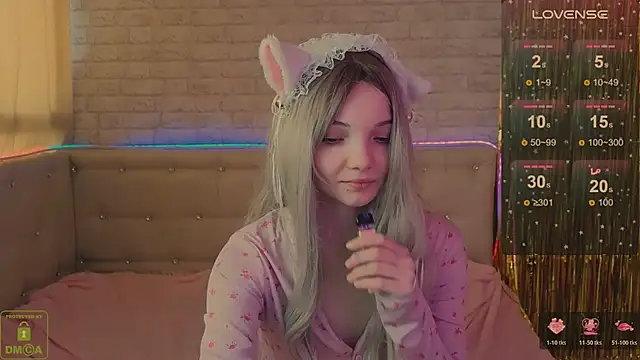 AnimeAlica18 online show from 04-23-26, 01:34