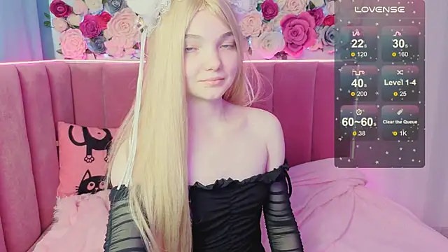 AnimeAlica18 online show from 10-31-25, 02:19