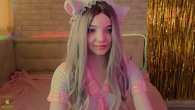 AnimeAlica18 online show from 04-19-26, 02:45