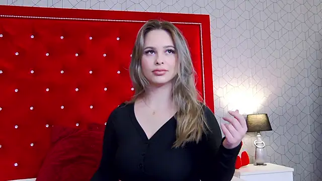 Ellsa Jean  online show from 11-18-25, 03:21