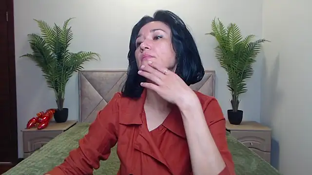 Snapshot of CameronEnns chatting on 10-11-25, 06:25 CameronEnns online show from 10-11-25, 06:25