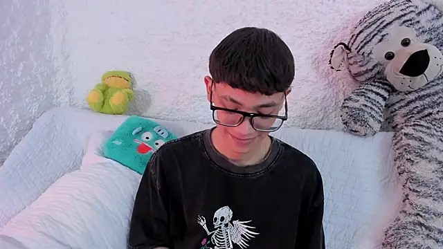 thiago kinghot online show from 09-29-25, 05:58