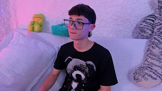 thiago kinghot online show from 10-01-25, 04:39