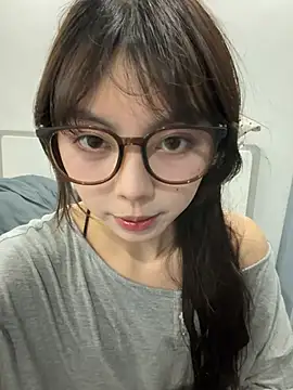 xuannv0000 online show from 02-09-26, 09:40