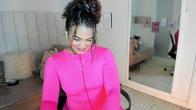 Snapshot of veronica_b07 chatting on 05-08-26, 04:11 veronica b07 online show from 05-08-26, 04:11