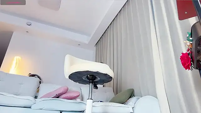 Snapshot of Miya-222 chatting on 05-12-26, 03:03 Miya-222 online show from 05-12-26, 03:03