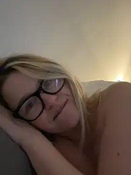 SuzieSub online show from 02-05-26, 09:05