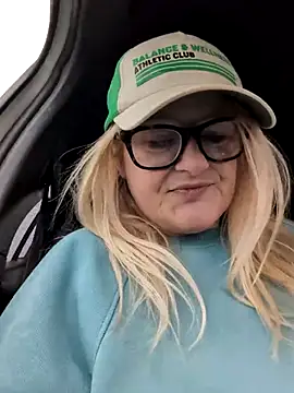 SuzieSub online show from 10-21-25, 12:48