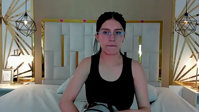 maddy jaclsonw online show from 10-18-25, 11:51