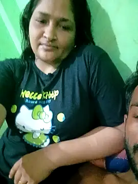 Snapshot of Hotty-couple063 chatting on 09-25-25, 05:41 Hotty-couple063 online show from 09-25-25, 05:41