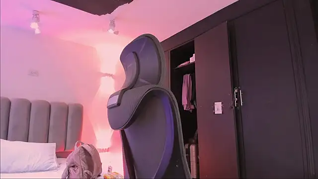 Snapshot of AlliceLover chatting on 11-15-25, 11:58 AlliceLover online show from 11-15-25, 11:58