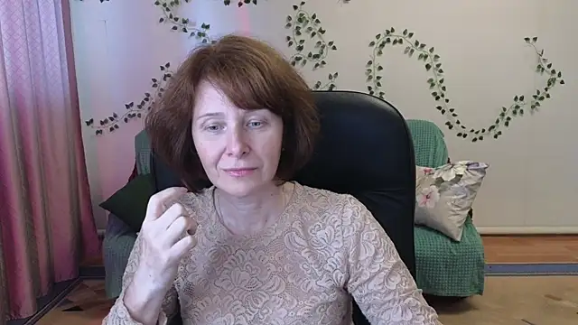 Snapshot of Lia_Tito chatting on 06-08-26, 01:00 Lia Tito online show from 06-08-26, 01:00