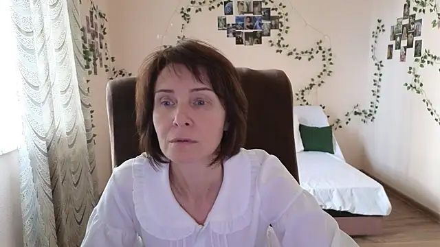 Lia Tito online show from 09-19-25, 12:20