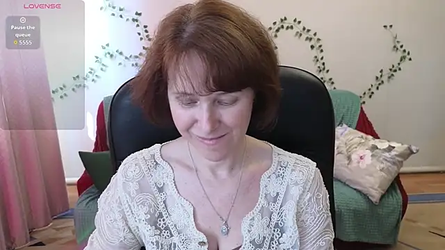 Lia Tito online show from 04-16-26, 08:37