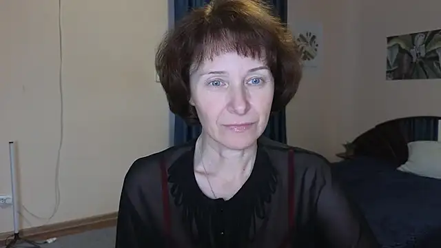 Lia Tito online show from 10-29-25, 05:28