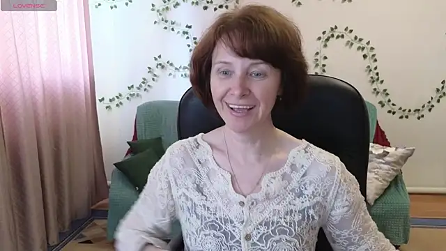 Snapshot of Lia_Tito chatting on 05-15-26, 08:45 Lia Tito online show from 05-15-26, 08:45