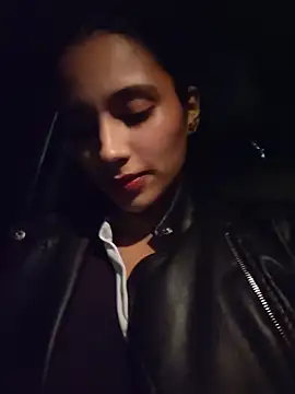 Lorena Mcfly online show from 11-22-25, 12:21