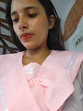 Lorena Mcfly online show from 02-13-26, 12:27