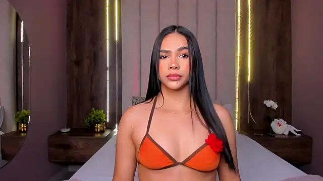 Snapshot of LucySalvatore_ chatting on 09-30-25, 03:51 LucySalvatore online show from 09-30-25, 03:51